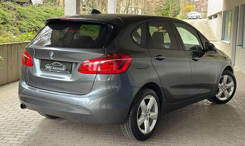 Gebraucht BMW 218 Advantage 136 PS (100 kW) 2017 Mineralgrau metallic Van / Kleinbus