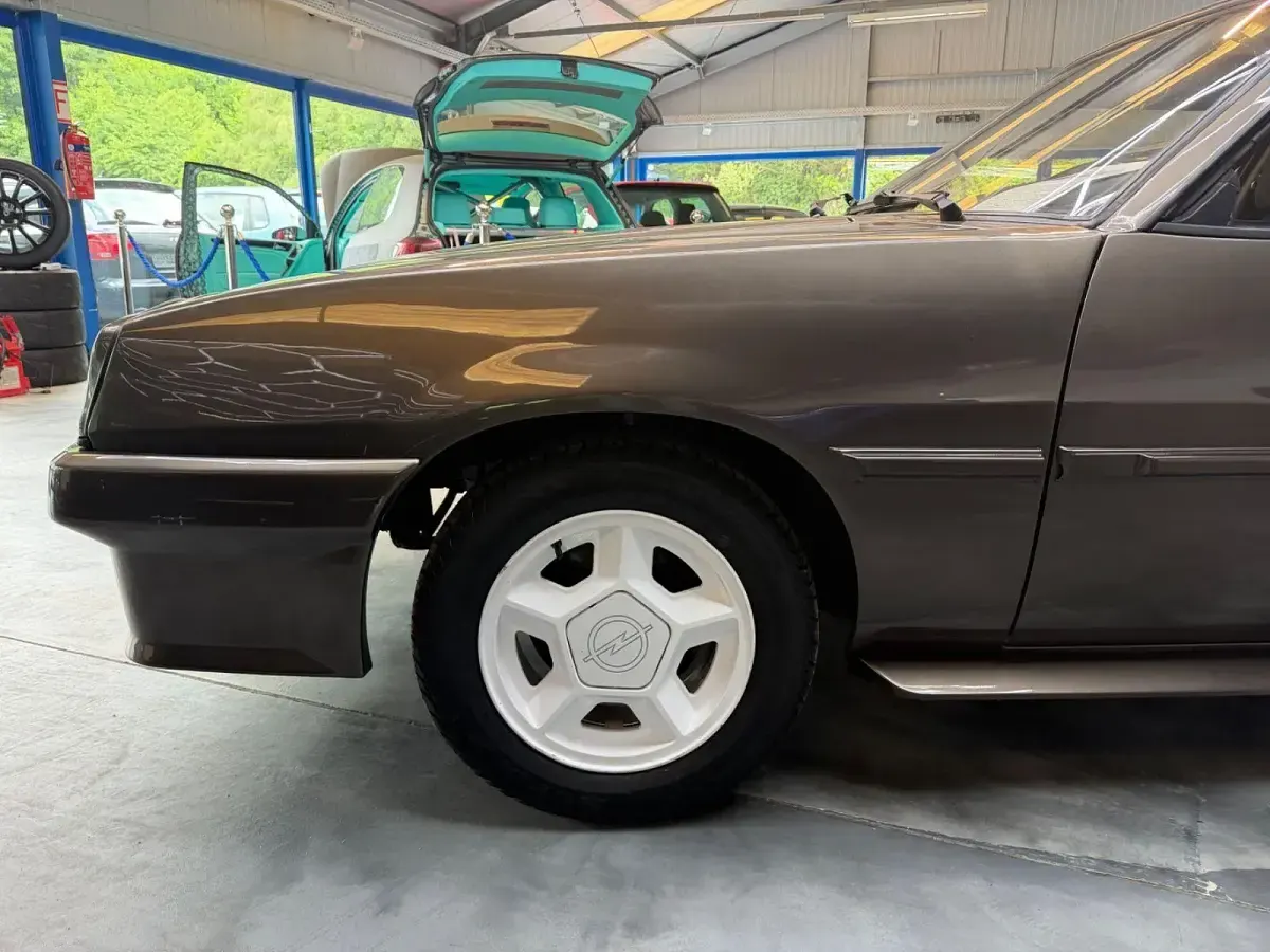Gebraucht Opel Manta 110 PS (80 kW) 1985 Braun Kombi