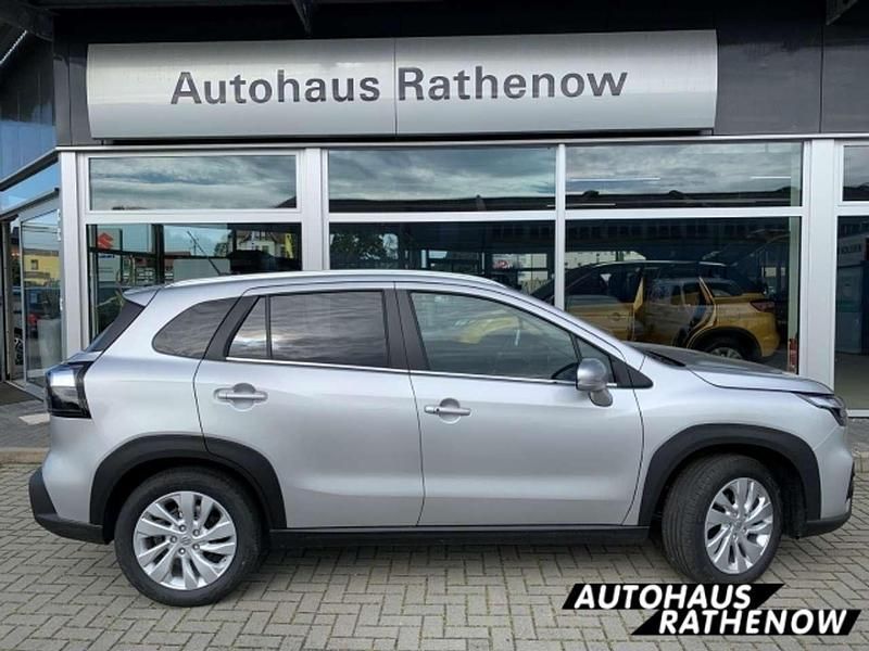 Neu Suzuki SX4 Comfort 129 PS (94 kW) 2026 Silky silver metallic SUV