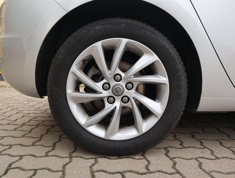 Gebraucht Opel Astra 145 PS (106 kW) 2021 Silber Limousine