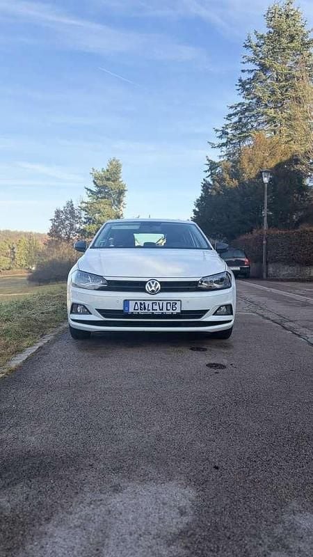 Gebraucht VW Polo Trendline 75 PS (55 kW) 2018 Weiß Kleinwagen