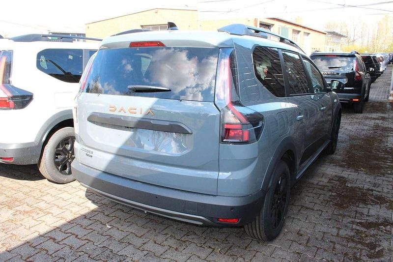 Neu Dacia Jogger Extreme 109 PS (80 kW) 2026 Schiefergrau Van / Kleinbus