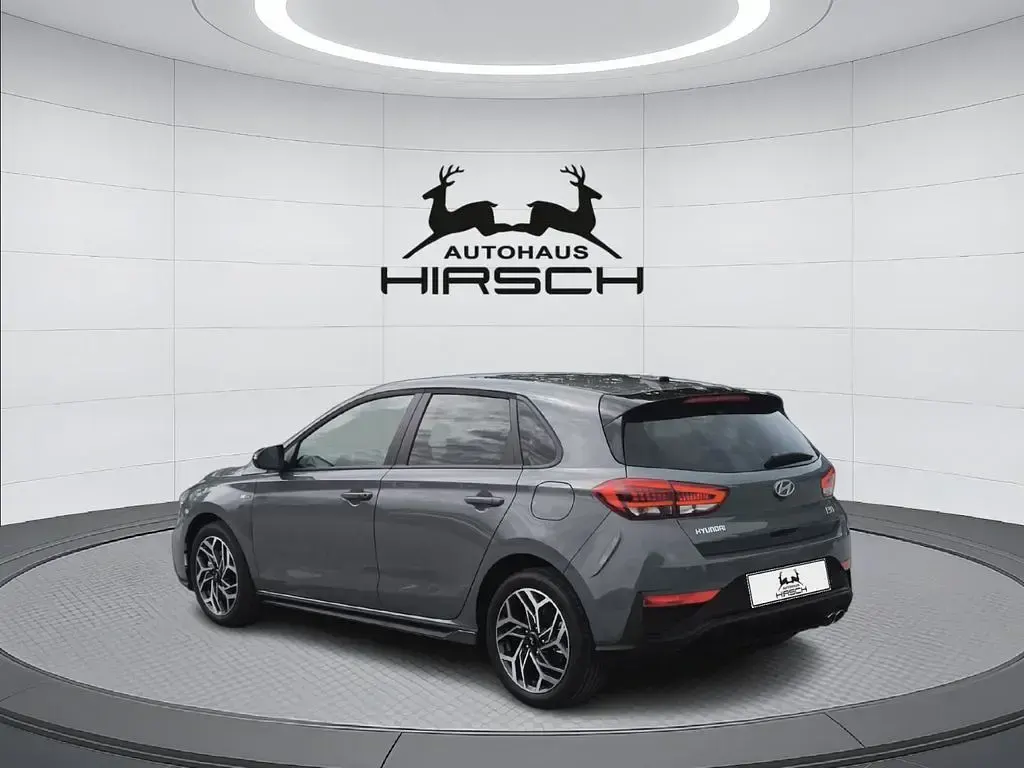 Neu Hyundai i30 150 PS (110 kW) 2026 Grau Limousine