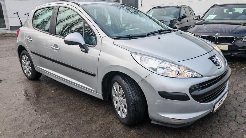 Gebraucht Peugeot 207 Tendance 88 PS (64 kW) 2009 Grau Limousine