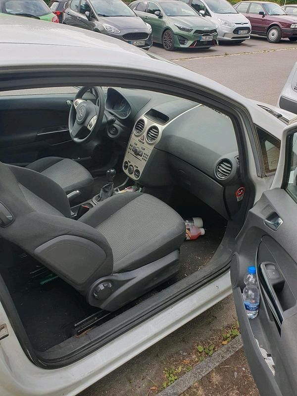 Weiß Gebraucht 2009 Opel Corsa Kleinwagen | 350 € (Superpreis) - Bild 1/4