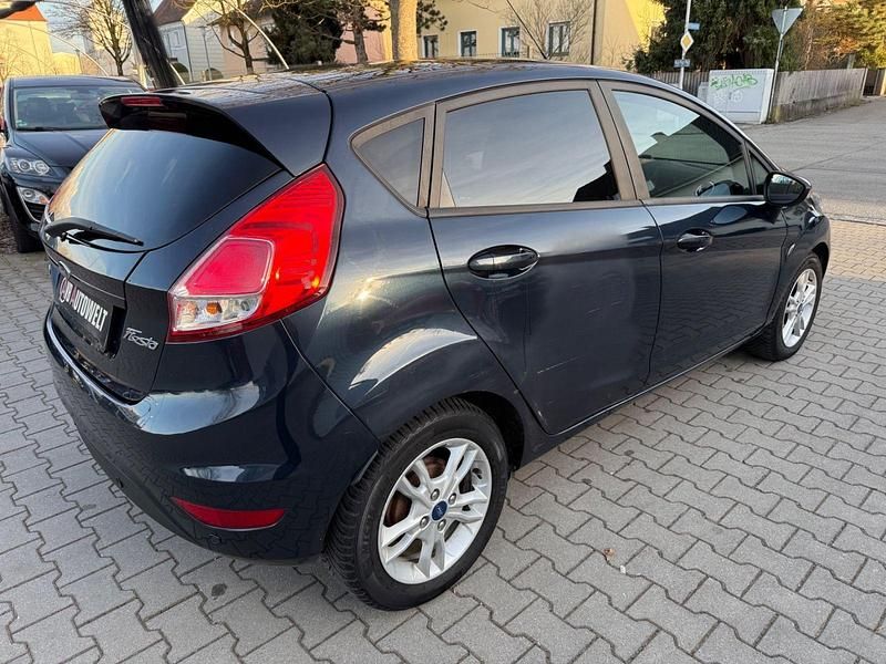 Gebraucht Ford Fiesta 65 PS (47 kW) 2017 Grau Limousine