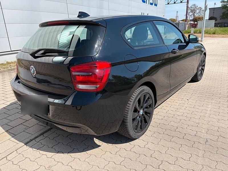 Gebraucht BMW 114 102 PS (75 kW) 2013 Schwarz Kleinwagen