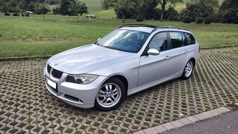 Silber Gebraucht 2007 BMW 320 Kombi | 3.450 € (Teuer) - Bild 1/4