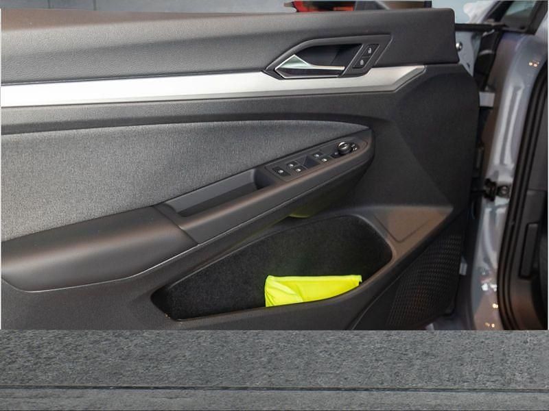 Gebraucht VW Golf VIII 116 PS (85 kW) 2024 Grau Kleinwagen