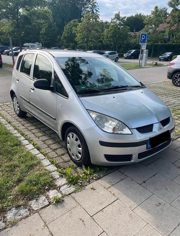Grau Gebraucht 2007 Mitsubishi Colt Kleinwagen | 2.100 € (Fairer Preis) - Bild 1/4
