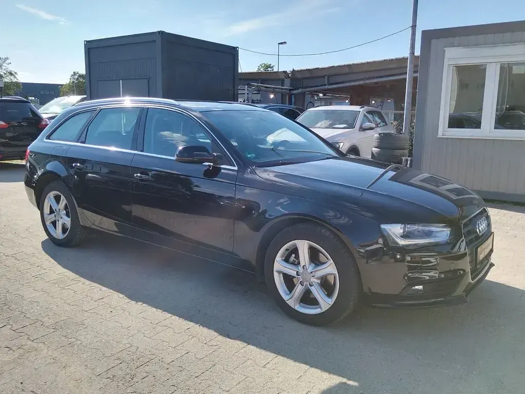 Gebraucht Audi A4 Attraction 150 PS (110 kW) 2015 Schwarz Kombi