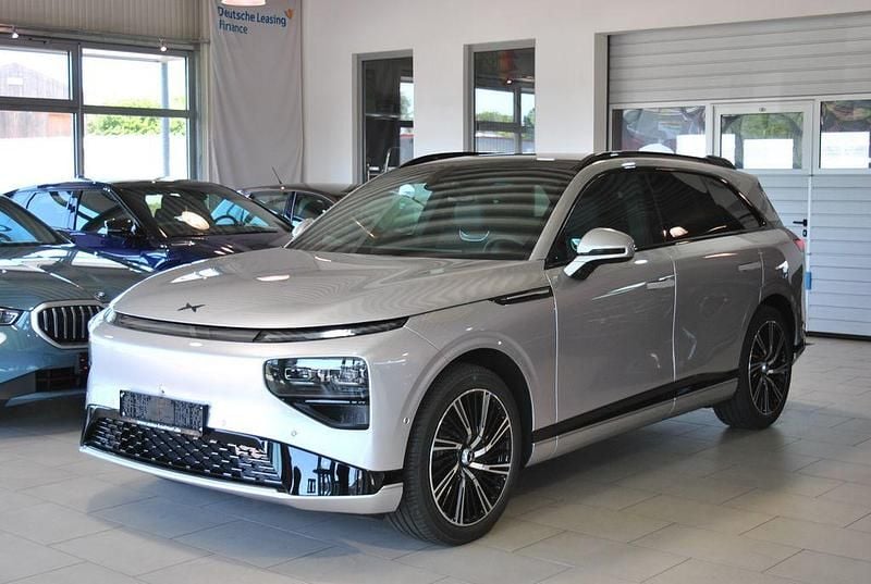 Silber Neu 2025 XPENG G9 AWD Performance SUV | 64.990 € (Superpreis) - Bild 1/4