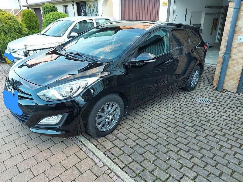 Gebraucht Hyundai i30 110 PS (80 kW) 2013 Schwarz Kombi