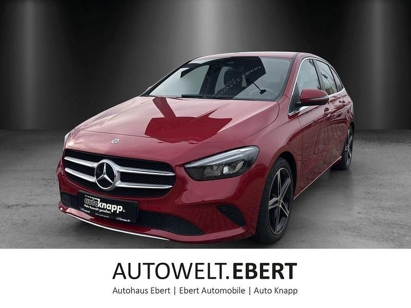 Rot Gebraucht 2022 Mercedes B200 Progressive Van / Kleinbus | 29.990 € (Etwas zu teuer) - Bild 1/4