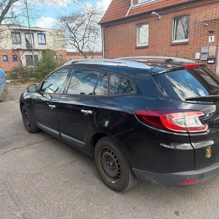 Gebraucht Renault Mégane III Dynamique 140 PS (102 kW) 2011 Schwarz Limousine