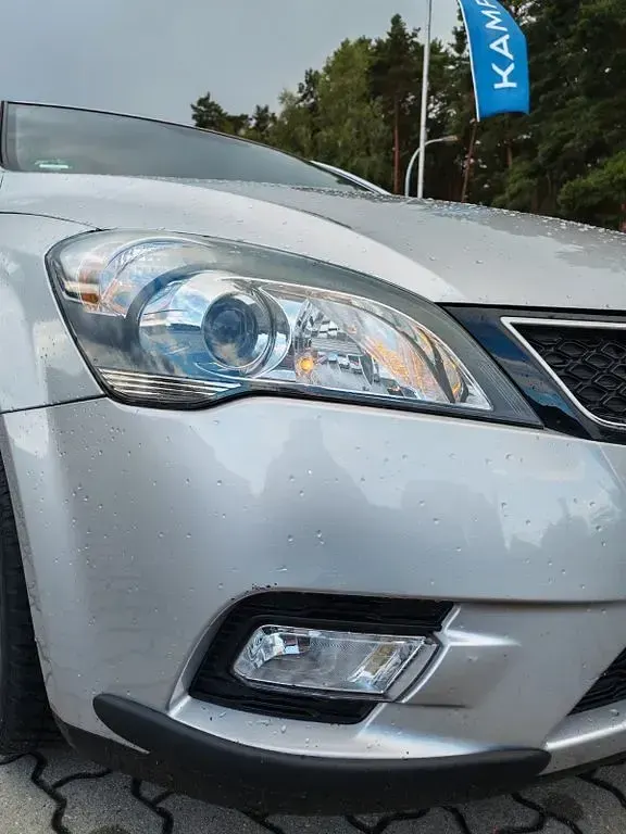 Gebraucht Kia Ceed Edition 7 125 PS (91 kW) 2012 Silber Kleinwagen