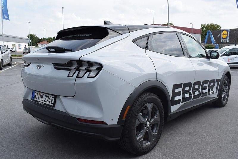 Gebraucht Ford Mustang Mach-E Extended Range 216 kW (294 PS) 2022 Space white metallic SUV