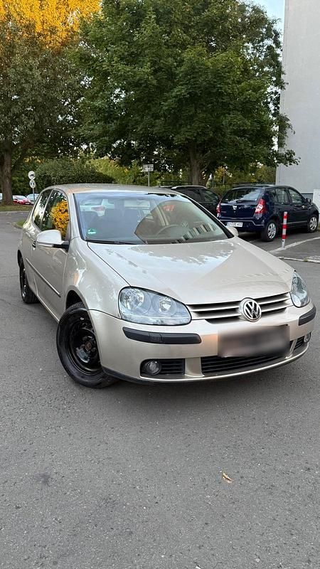 Beige Gebraucht 2004 VW Golf V Kleinwagen | 2.150 € (Guter Preis) - Bild 1/4