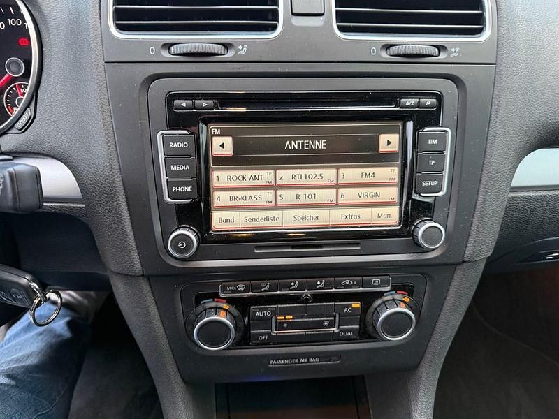 Gebraucht VW Golf VI Trendline 102 PS (75 kW) 2010 Silber Kleinwagen