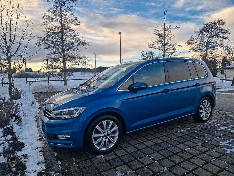 Blau Gebraucht 2016 VW Touran Highline Van / Kleinbus | 14.000 € (Fairer Preis) - Bild 1/4