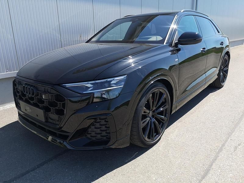 Mythosschwarz metallic Neu 2025 Audi Q8 S-Line SUV | 90.790 € (Etwas zu teuer) - Bild 1/4