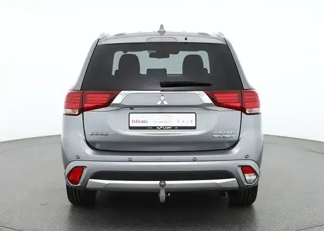 Gebraucht Mitsubishi Outlander 150 PS (110 kW) 2018 Grau SUV