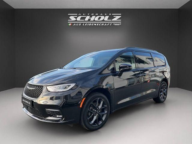 Brilliant black (perleffekt) Gebraucht 2023 Chrysler Pacifica Touring SUV | 53.900 € - Bild 1/4