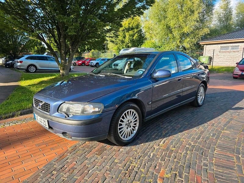 Blau Gebraucht 2000 Volvo S60 Limousine | 2.490 € (Etwas zu teuer) - Bild 1/4