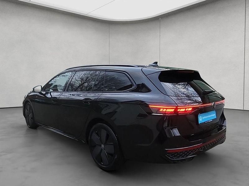 Gebraucht VW Passat R-line 193 PS (141 kW) 2025 Schwarz Kombi