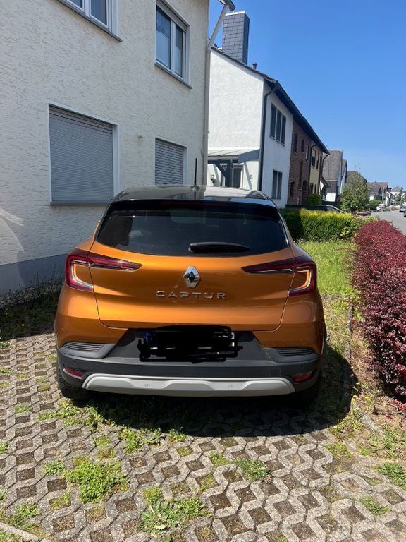 Orange Gebraucht 2022 Renault Captur Zen SUV | 17.300 € (Fairer Preis) - Bild 1/4