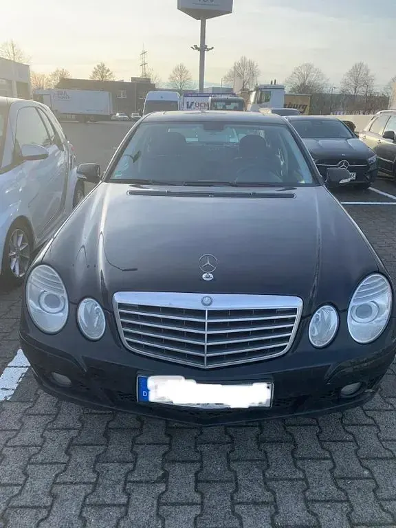 Second-hand Mercedes E280 Elegance 190 CP (139 kW) 2007 Negru Berlinǎ