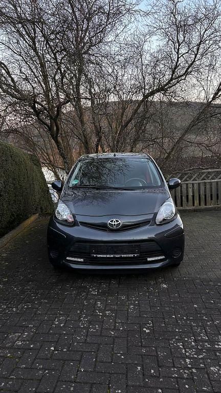 Gebraucht Toyota Aygo Cool 68 PS (50 kW) 2013 Grau Kleinwagen