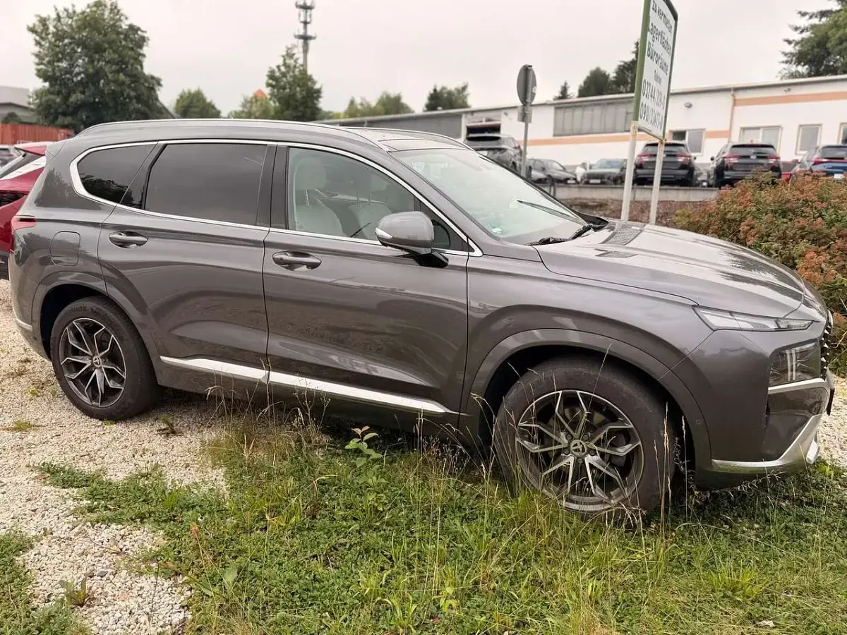 Gebraucht Hyundai Santa Fe 179 PS (131 kW) 2021 Magnetic force SUV