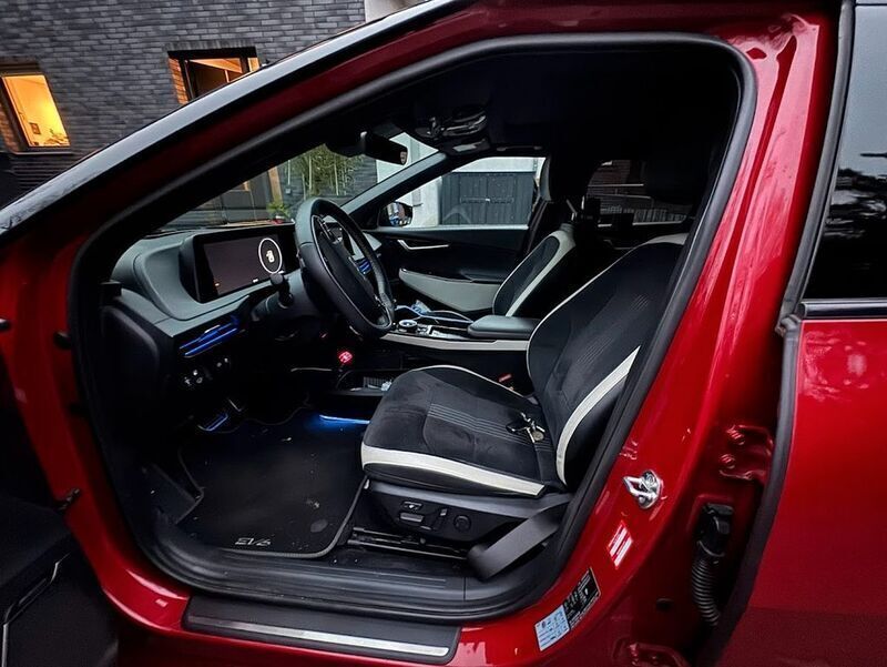 Rot Gebraucht 2021 Kia EV6 SUV | 27.000 € (Teuer) - Bild 1/3