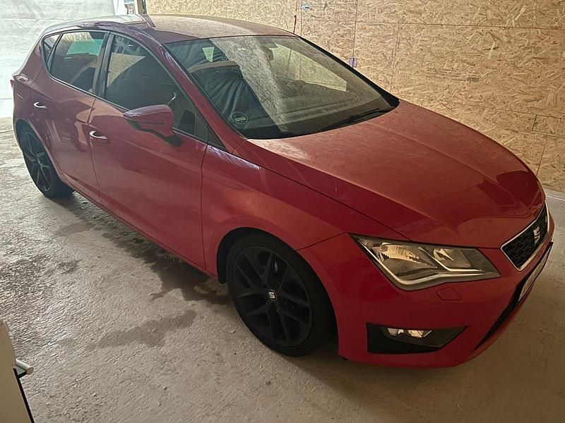 Rot Gebraucht 2014 Seat Leon FR Limousine | 6.900 € (Guter Preis) - Bild 1/4