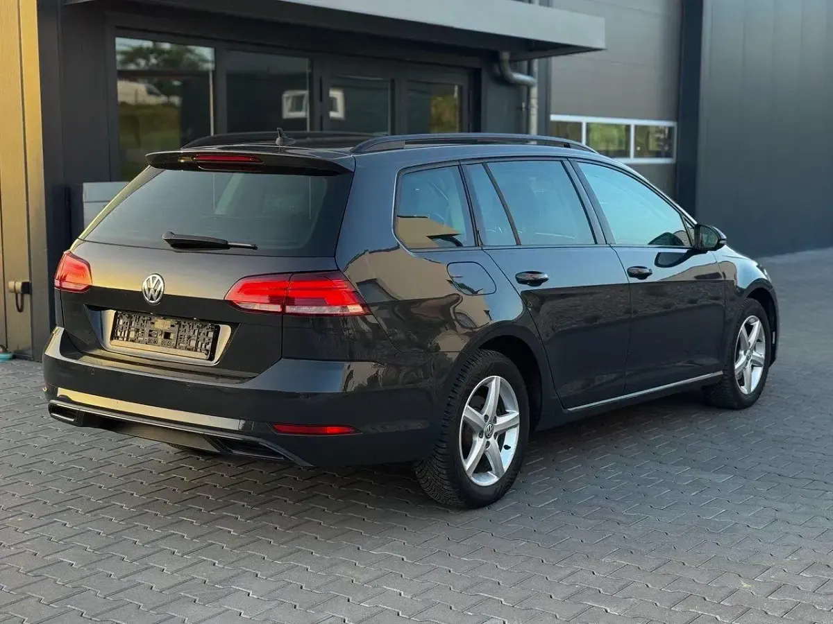 Gebraucht VW Golf VII Highline 150 PS (110 kW) 2018 Kombi