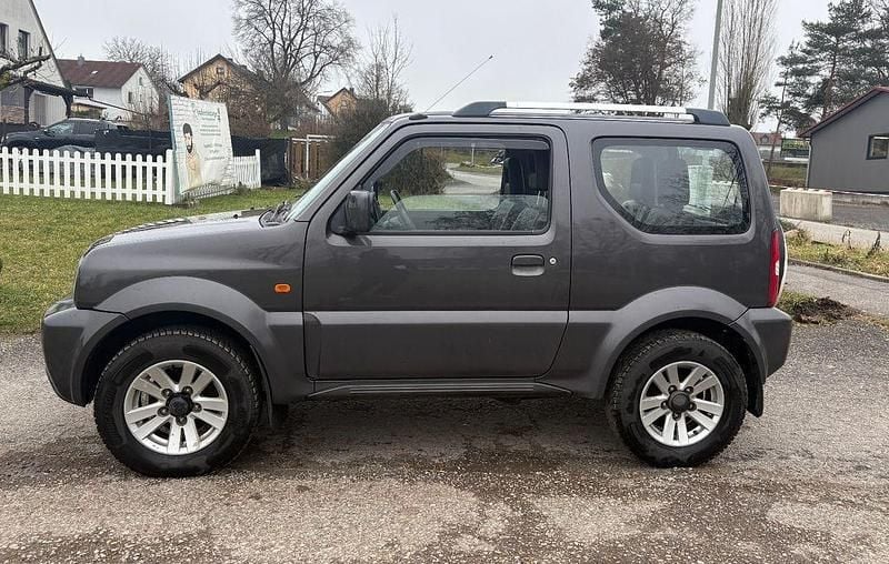 Gebraucht Suzuki Jimny Style 86 PS (63 kW) 2012 Grau SUV