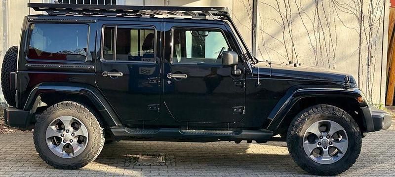 Gebraucht Jeep Wrangler Overland 200 PS (147 kW) 2014 Schwarz SUV
