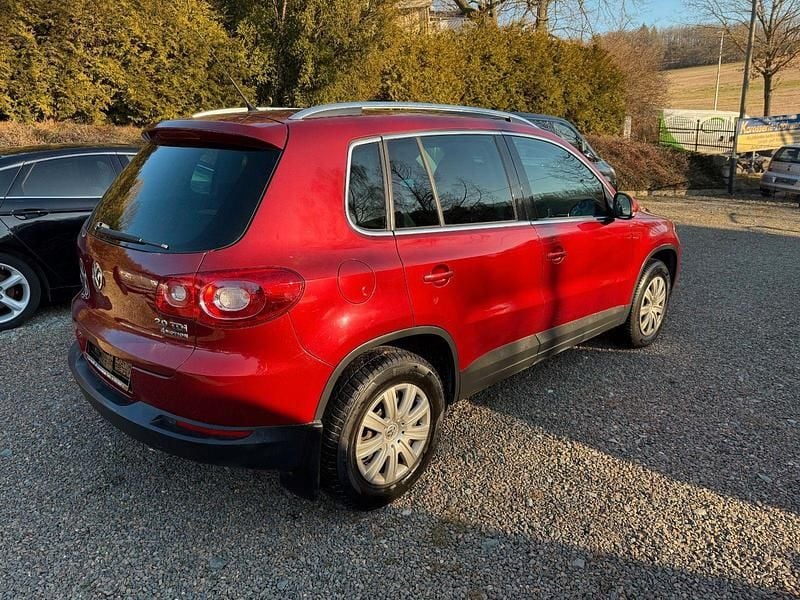 Gebraucht VW Tiguan 140 PS (102 kW) 2011 Rot SUV