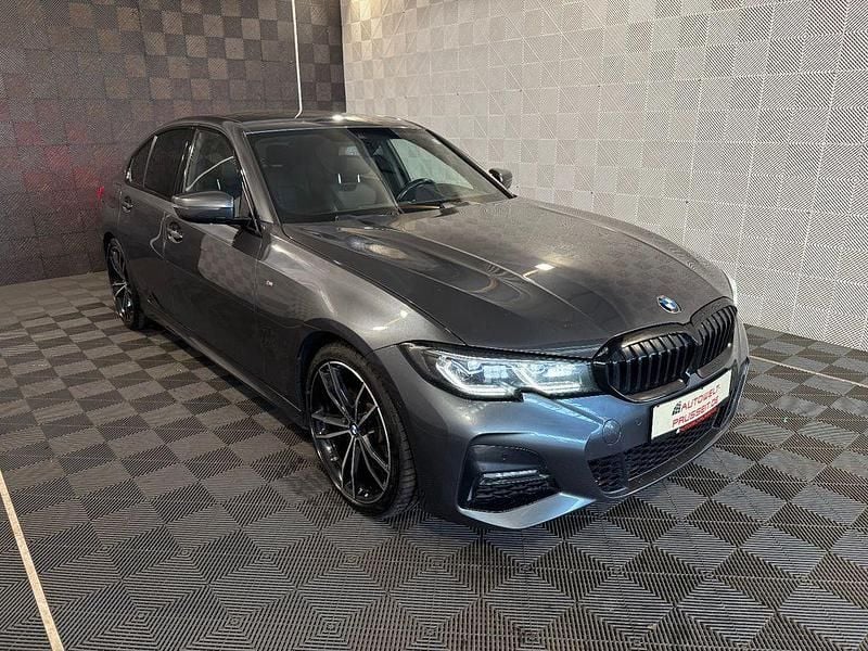 Grau Gebraucht 2021 BMW 320 M Sport Limousine | 32.440 € (Teuer) - Bild 1/4