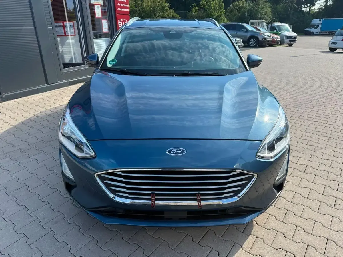 Gebraucht Ford Focus Cool & Connect 125 PS (91 kW) 2018 Blau Limousine