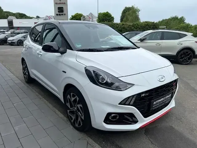 Gebraucht Hyundai i10 N Line 101 PS (74 kW) 2022 Polar white/ phantom black / s Kleinwagen