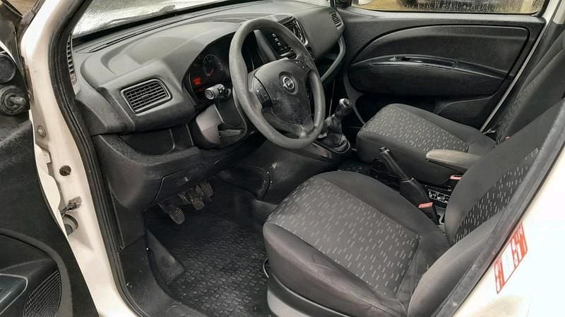 Gebraucht Opel Combo 90 PS (66 kW) 2012 Weiß Van / Kleinbus