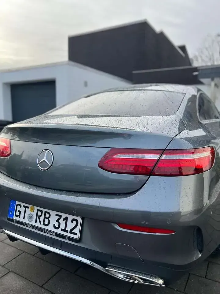 Gebraucht Mercedes E220 AMG line 194 PS (142 kW) 2017 Grau Coupé