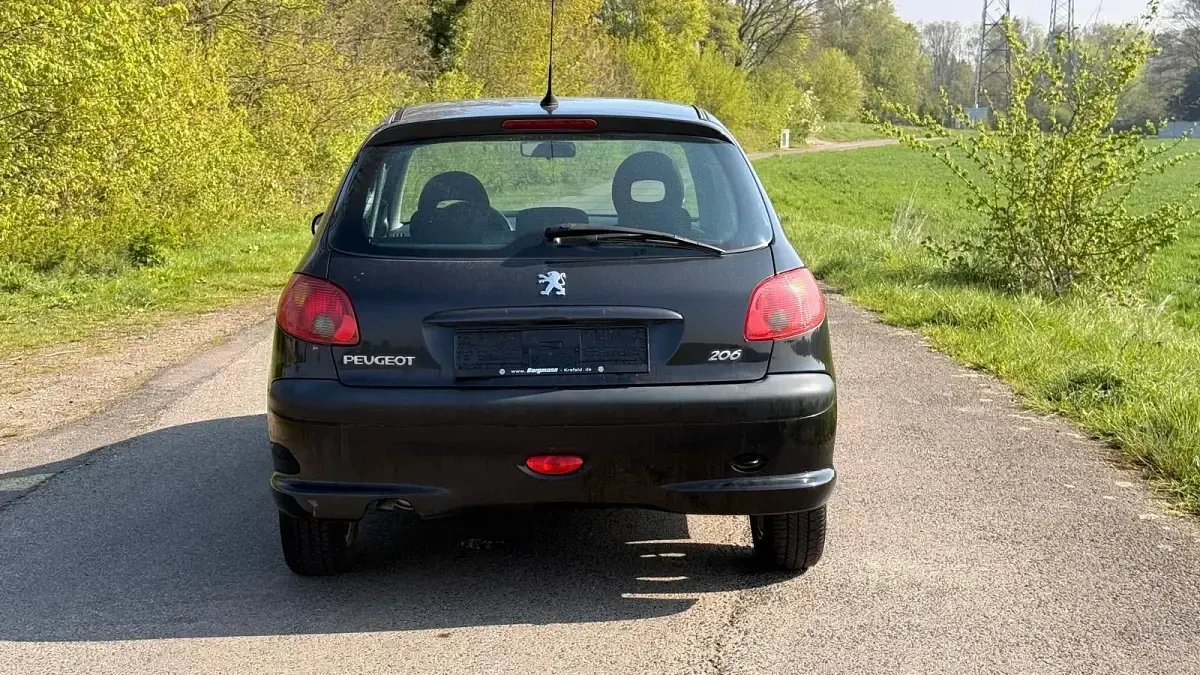 Gebraucht Peugeot 206 68 PS (50 kW) 2005 Schwarz Kleinwagen