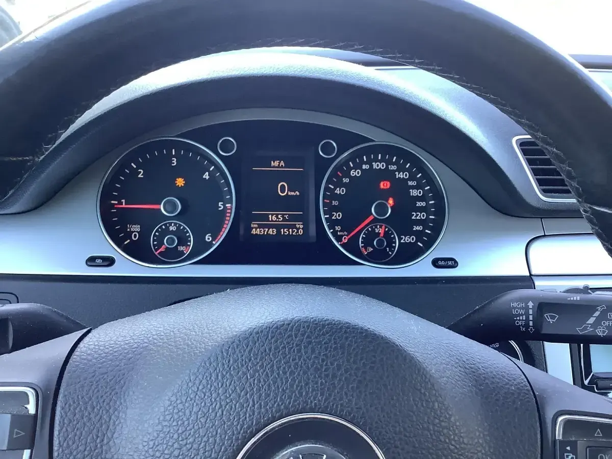 Gebraucht VW Passat 140 PS (102 kW) 2011 Blau Kombi