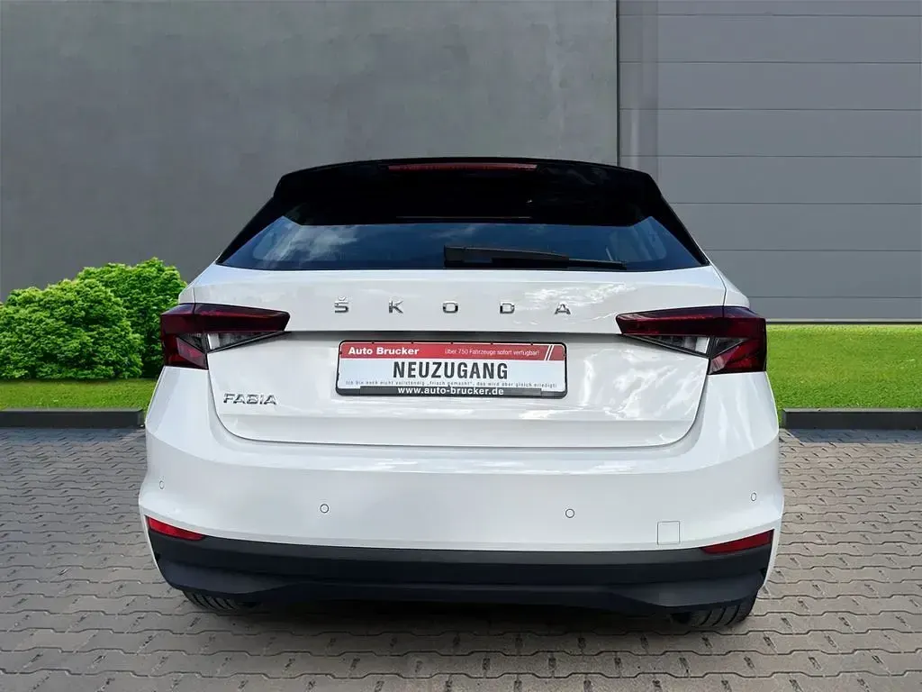 Gebraucht Skoda Fabia Tour 150 PS (110 kW) 2022 Weiss Limousine