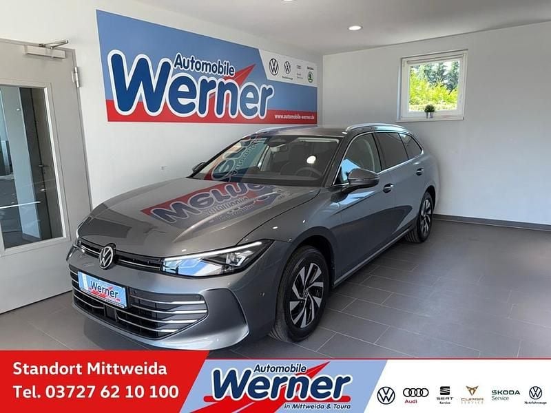 Grau Gebraucht 2025 VW Passat Business Kombi | 41.880 € (Superpreis) - Bild 1/4