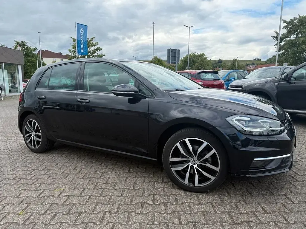 Gebraucht VW Golf VII Highline 150 PS (110 kW) 2018 Schwarz Limousine