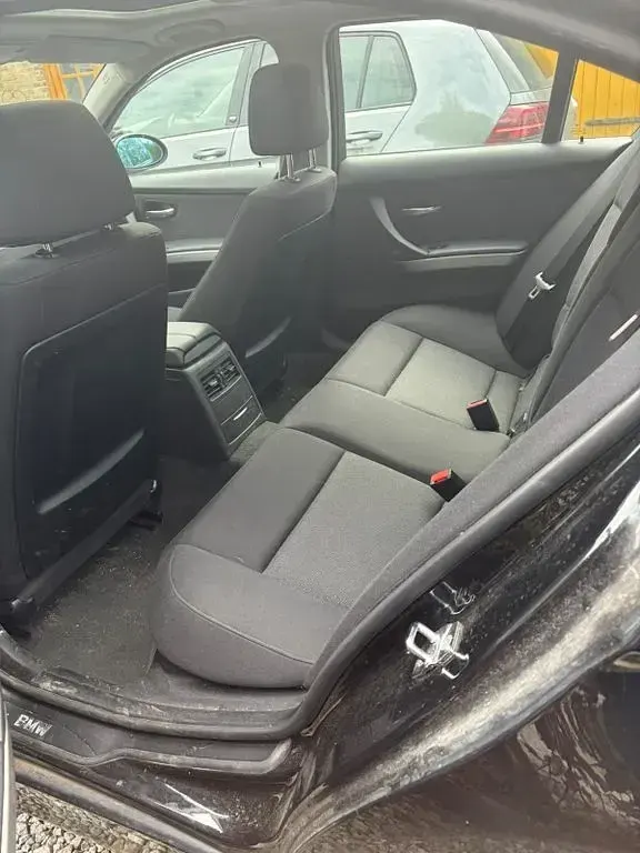 Gebraucht BMW 318 143 PS (105 kW) 2006 Schwarz Limousine
